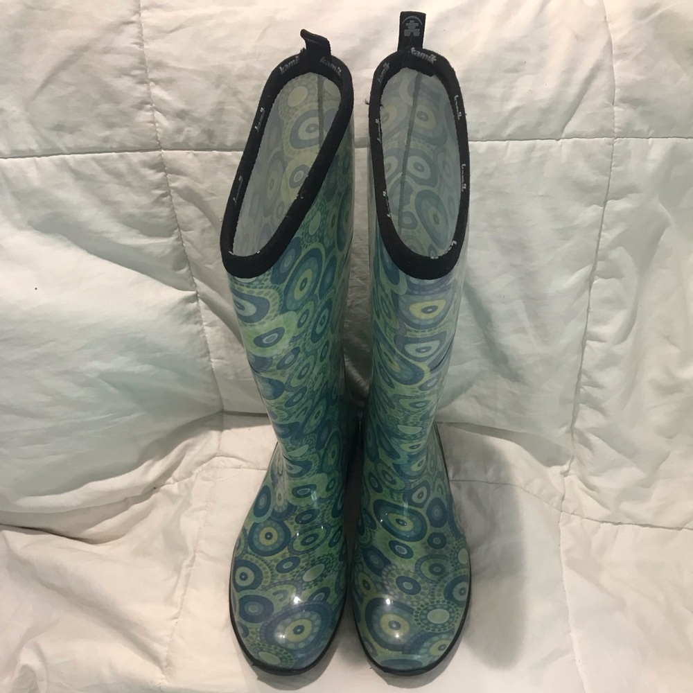 Kamik Women’s Heidi Boot Size 9 Kaleidoscope Design, Blue Turquoise Color.